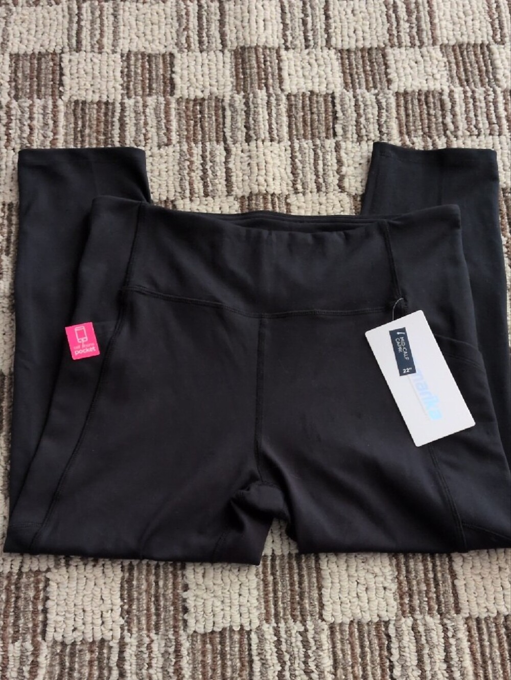 Marika Black Capri Leggings with Wide Waistband And Cell Phone Pocket 🖤🖤🖤🖤 - Picture 7 of 12